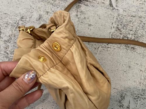 プラダのポシェット