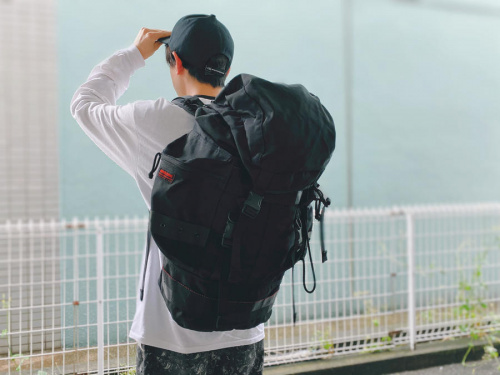 ビジネスアイテムのBRIEFING