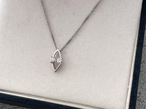 ネックレスのダイヤ