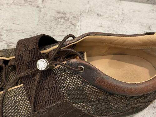 ルイ ヴィトン　のスニーカー