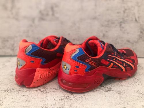 アシックス×ヴィヴィアンウエストウッドのスニーカー