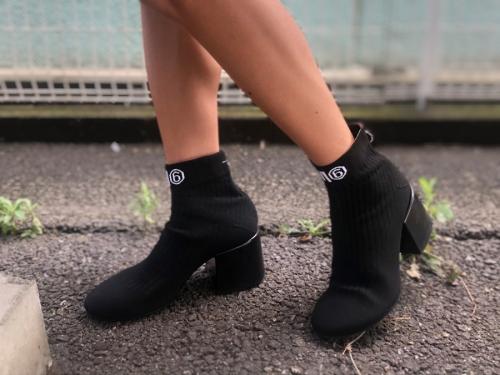 エムエムシックス メゾンマルジェラのソックスショートブーツ