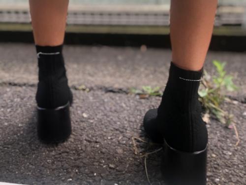 ソックスショートブーツのレディース
