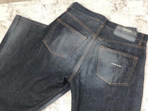 ストーンアイランドのパンツ