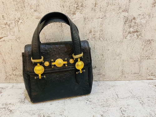 レアアイテムのGIANNI VERSACE