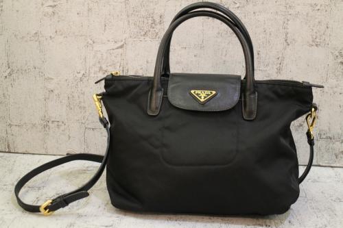 プラダの2WAYナイロントートバッグ