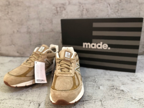 スニーカーのNEW BALANCE