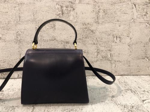 サルヴァトーレ フェラガモのヴァラ2WAYショルダーハンドバッグ