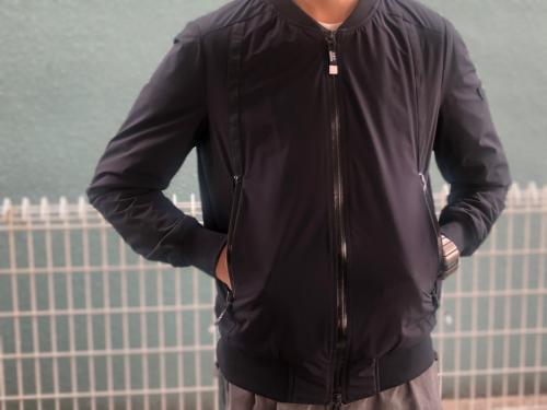 モンクレールのダウンブルゾン