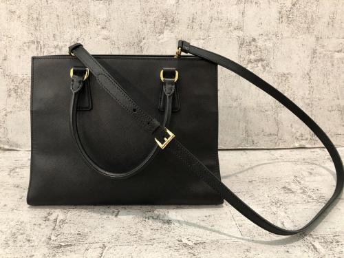 プラダのサフィアーノ2WAYハンドバッグ