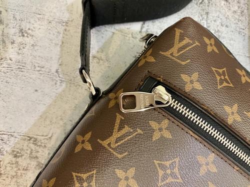 LOUIS VUITTON 　のルイ ヴィトン　