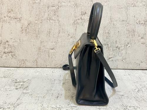 サルヴァトーレ フェラガモのガンチーニ２WAYショルダーバッグ