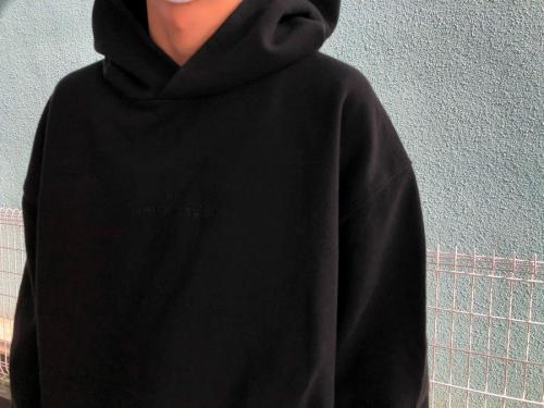 リバースロゴ刺繍パーカーのトレファクスタイル横浜都筑店