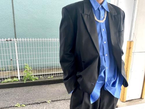 VERSUSのヴェルサス