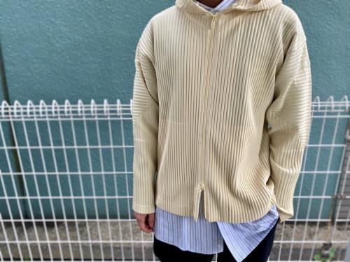 オム プリッセ イッセイ ミヤケのプリーツジップパーカー