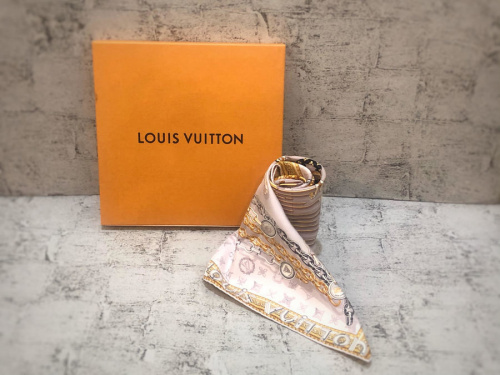 ラグジュアリーブランドのLOUIS VUITTON 　