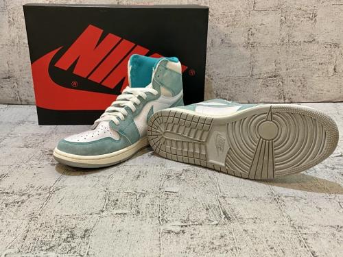 ナイキのハイカットスニーカー