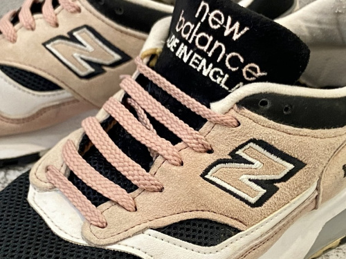 スニーカーのNEW BALANCE