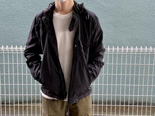 ナイロンゴーグルジャケットのメンズ