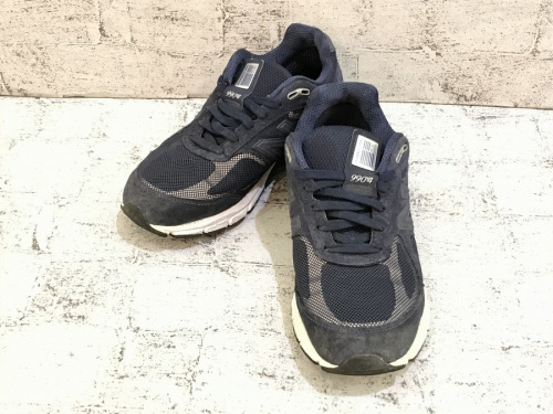 スニーカーのNEW BALANCE