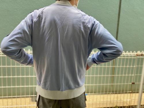 アディダスのトラックジャケット