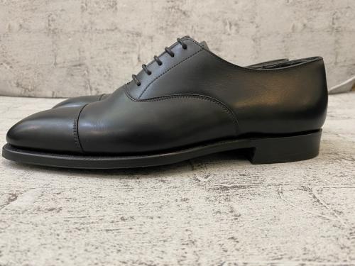 クロケット＆ジョーンズの革靴