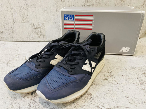 スニーカーのNEW BALANCE