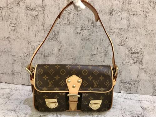 ルイ ヴィトン　のショルダーバッグ
