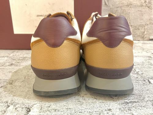 ジョンロブのローカットスニーカー