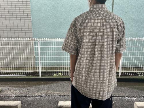 総柄シャツのメンズ