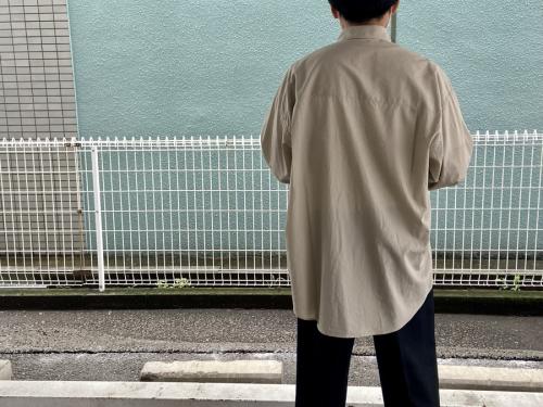 グラフペーパーのオーバーサイズシャツ