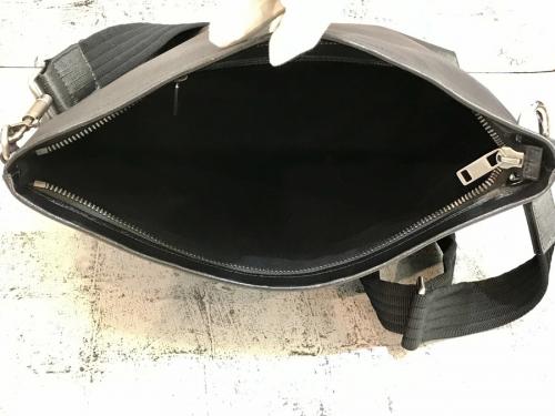 ショルダーバッグのメンズ