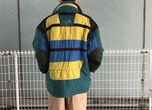 ザノースフェイスのマルチカラースノージャケット