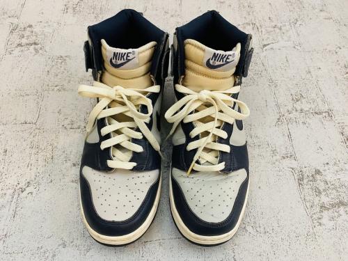 シューズ・バッグのスニーカー