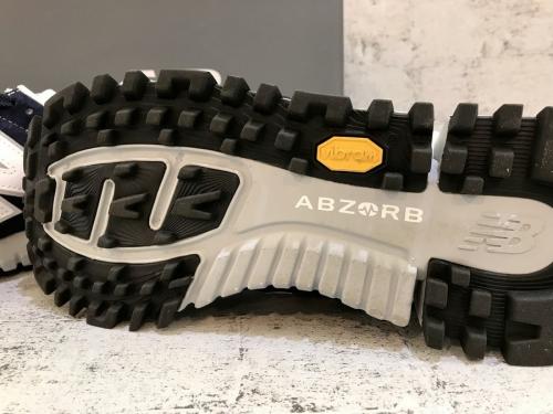 ニューバランスのローカットスニーカー