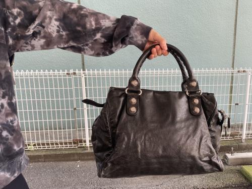 バレンシアガのシティ