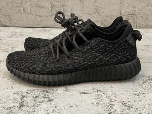 アディダス+カニエウエストのコラボスニーカー