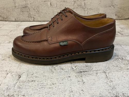 Uチップシューズのレザーシューズ