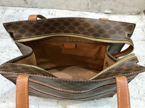 セリーヌのロゴハンドバッグ