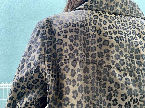 フェンディのレオパード柄トラッカージャケット