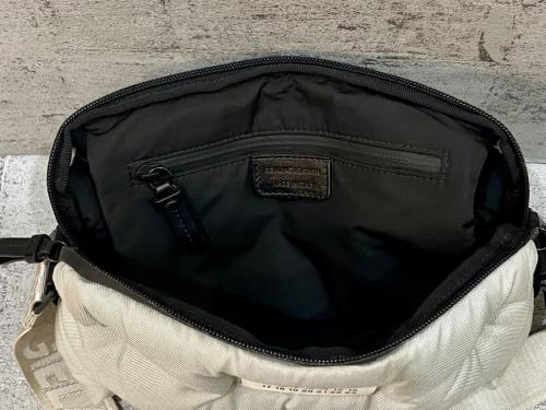 メゾンマルジェラのグラムスラムショルダーバッグ