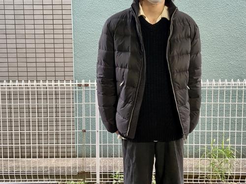 バックロゴダウンジャケットのメンズ