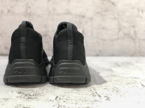 ソックススニーカー