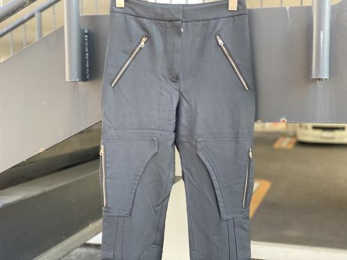 ロエベのスキニーパンツ