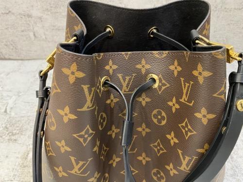 ショルダーバッグの巾着ショルダーバッグ