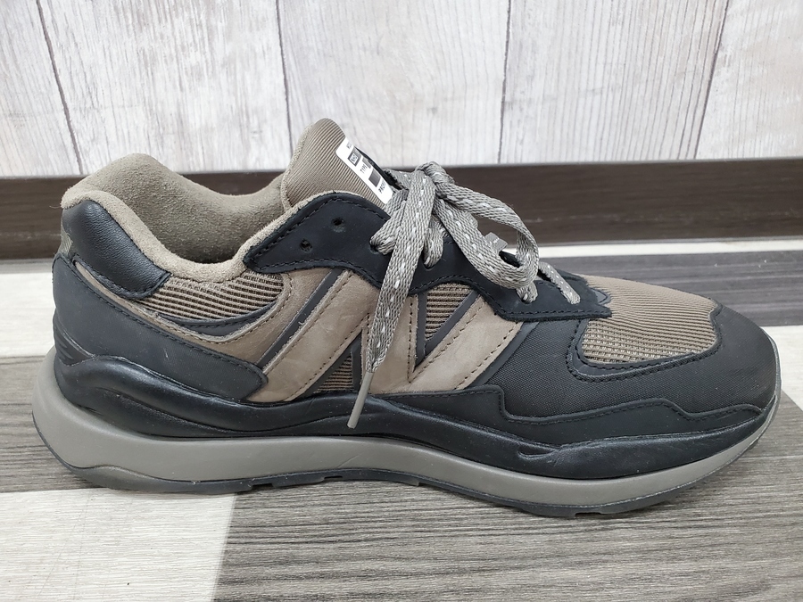 コラボアイテム【N.HOOLYWOOD × new balance】のスニーカー買取