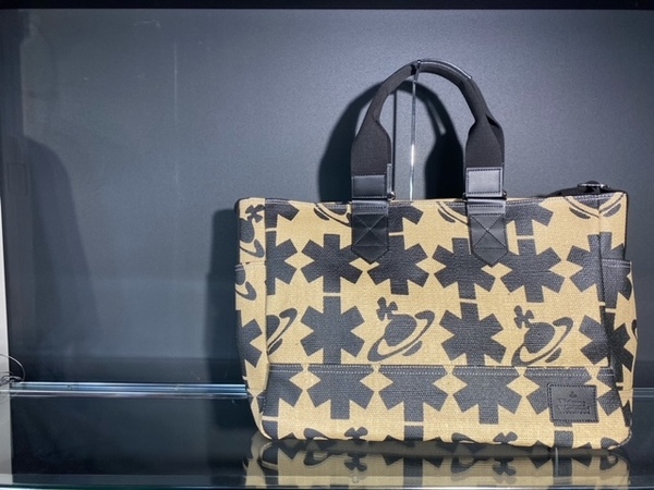 人気ブランドの【Vivienne Westwood/ヴィヴィアンウエストウッド】から