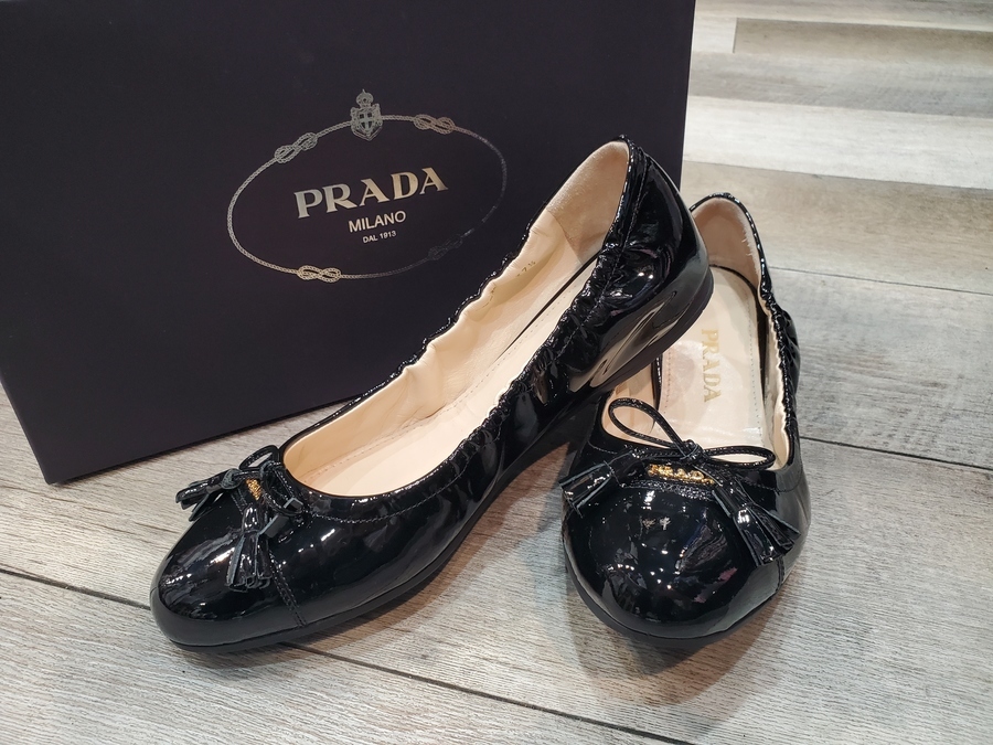 ラグジュアリーブランド【PRADA/プラダ】タッセルバレエシューズ