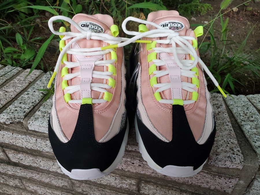 人気スポーツブランド【NIKE/ナイキ】WMNS AIR MAX 95 SE買取