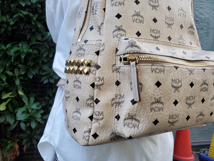 ラグジュアリーブランド【MCM/エムシーエム】スタッズリュック ラグジュアリーブランド【MCM/エムシーエム】スタッズリュック